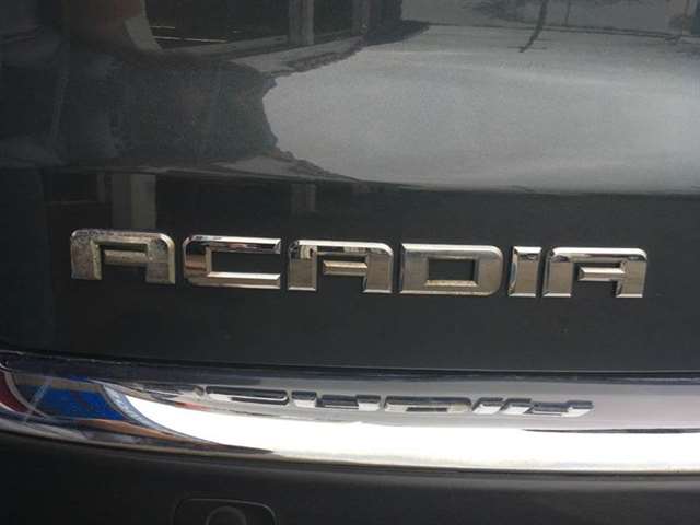 GMC Acadia 2011 photo 36